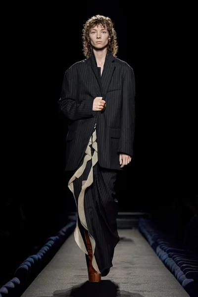 Look 1